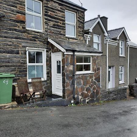 Snowdonia Rock Cottage - Cosy And Pet Friendly Penrhyndeudreath ภายนอก รูปภาพ
