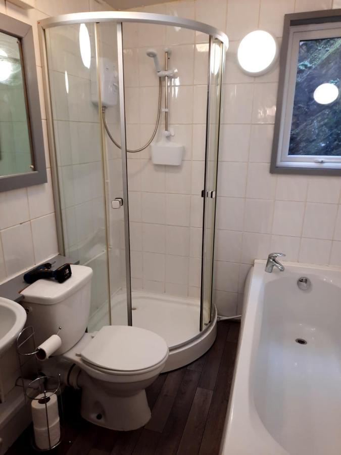 Snowdonia Rock Cottage - Cosy And Pet Friendly Penrhyndeudreath ภายนอก รูปภาพ