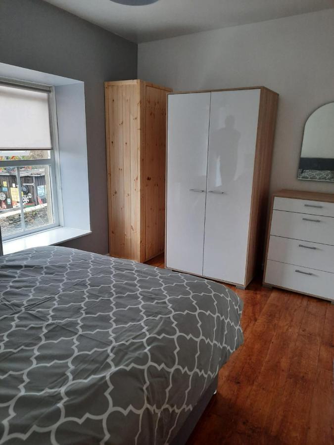 Snowdonia Rock Cottage - Cosy And Pet Friendly Penrhyndeudreath ภายนอก รูปภาพ