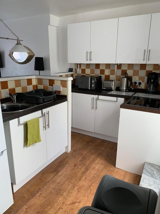 Snowdonia Rock Cottage - Cosy And Pet Friendly Penrhyndeudreath ภายนอก รูปภาพ
