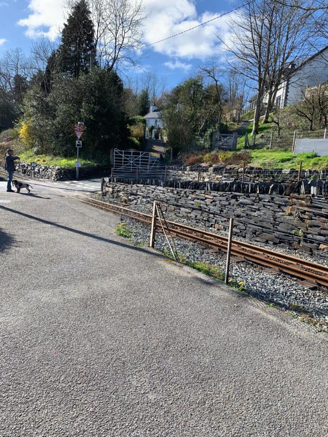 Snowdonia Rock Cottage - Cosy And Pet Friendly Penrhyndeudreath ภายนอก รูปภาพ